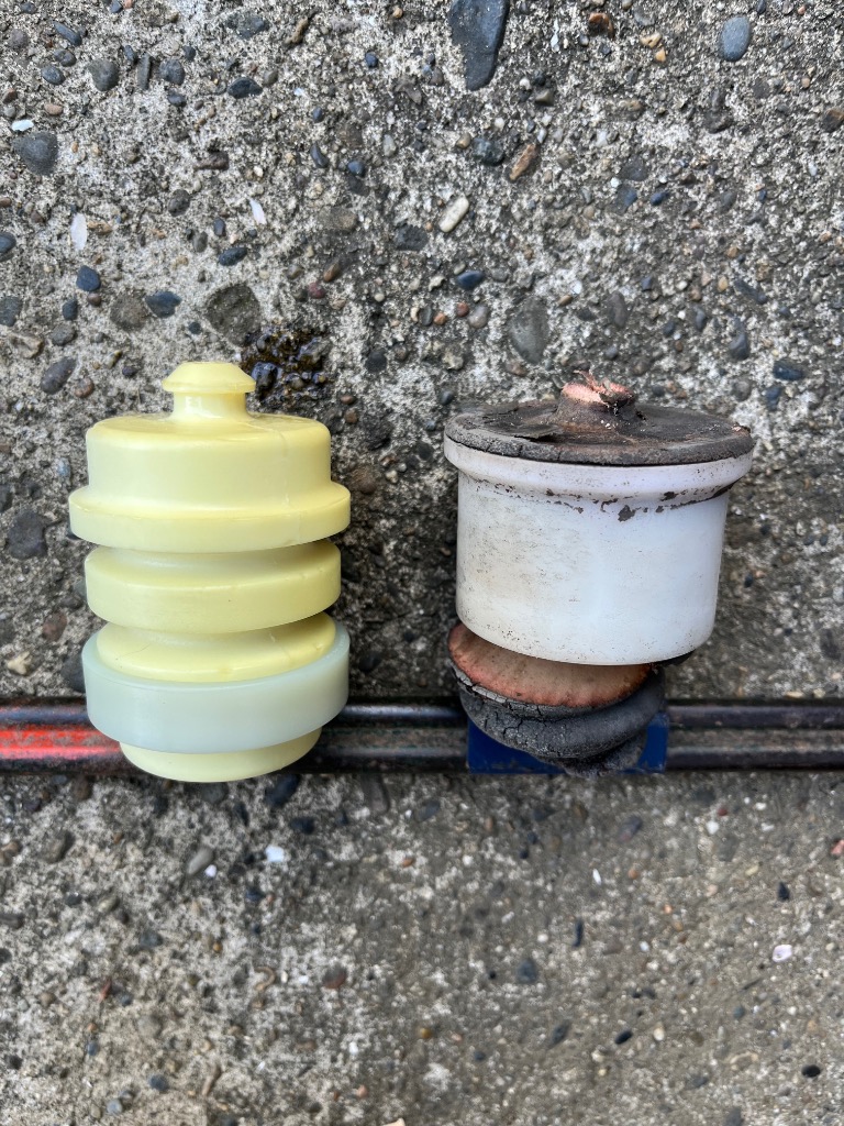 スズキ（SUZUKI） 42251-75F90 2個 純正 ストッパーリアバンプ