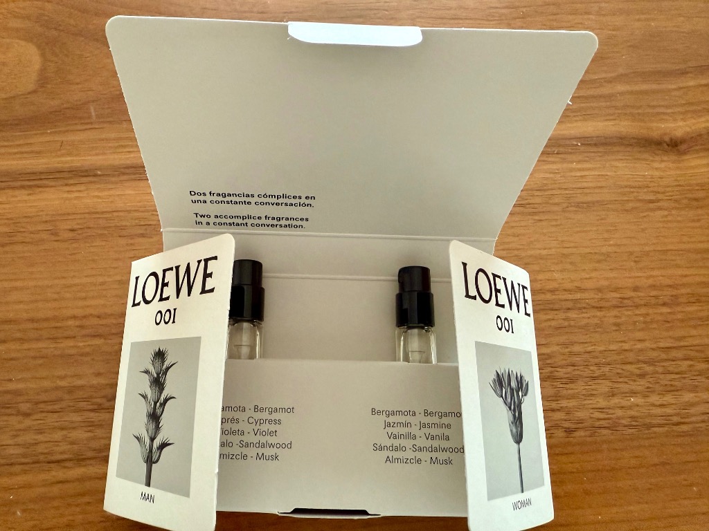 【新品未使用】LOEWE 001 ウーマン ギフトバック付 2025年最新】ロエベ001の人気アイテム - メルカリ