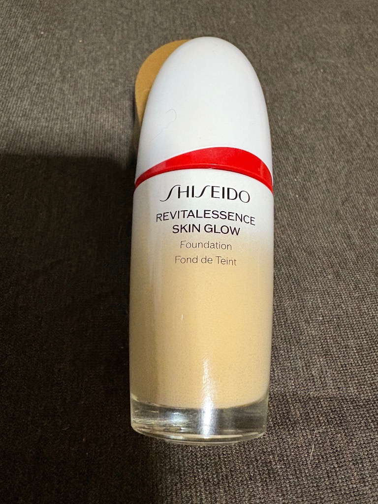 資生堂 エッセンススキングロウ ファンデーション 250 sand 30ml SHISEIDO 資生堂 エッセンス スキングロウ ファンデーション