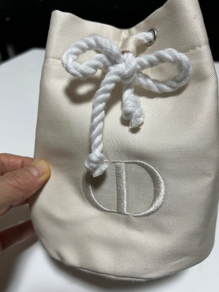 Dior - 【DIORディオール】2023ホリデー限定ノベルティ（巾着