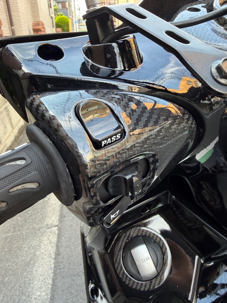 MOS】カーボンスイッチBOXカバー シグナスX 2型/3型 台湾仕様車用 両面