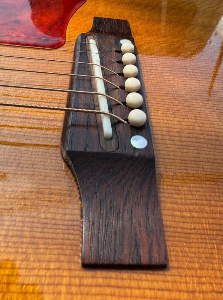 Taylor(テイラー)用 牛骨素材シェイプドサドル (整形サドル