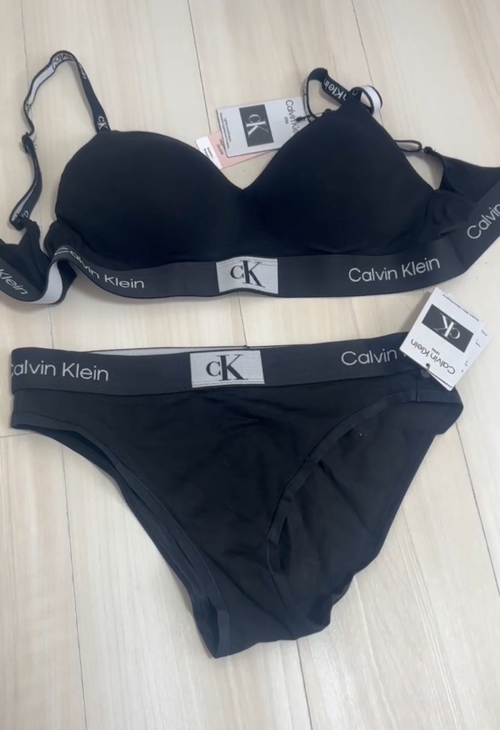 Calvin Klein カルバンクライン ブラ&ショーツ 上下 セット Calvin Klein カルバンクライン ブラ&ショーツ 上下 セット