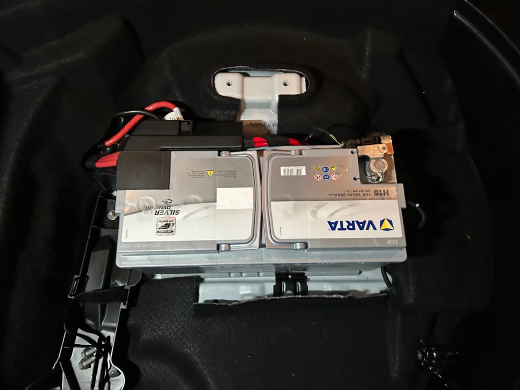 VARTA バルタ 605-901-095 欧州車用 AGMバッテリー Amazon.co.jp: VARTA バッテリー 605-901-095 H15 AGM バルタ