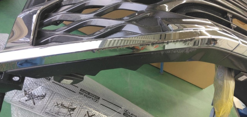 て*つ様 トヨタ 90ヴォクシー 新品 ラジエータグリル 53102-v1020 crown222_000035059510400
