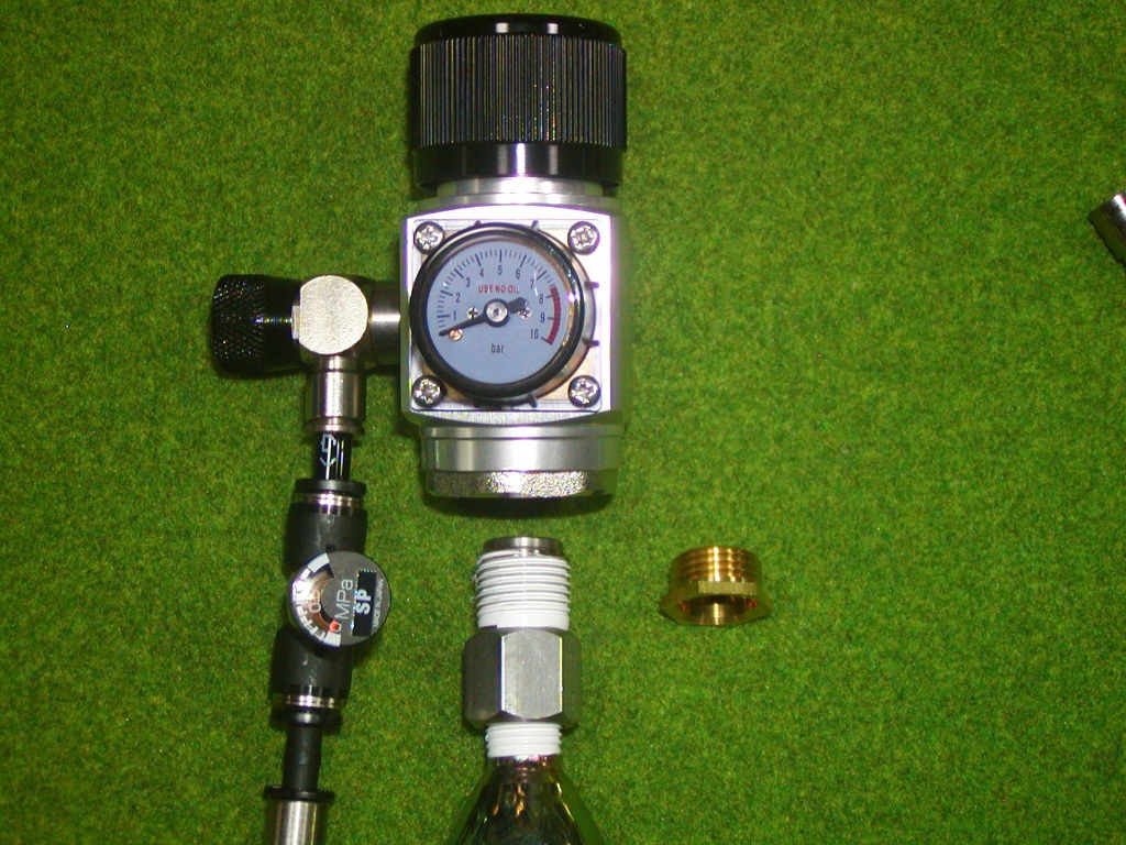 CO2レギュレーター S-1GR03A / 減圧可変式 作用圧力0-0.7MPa 低