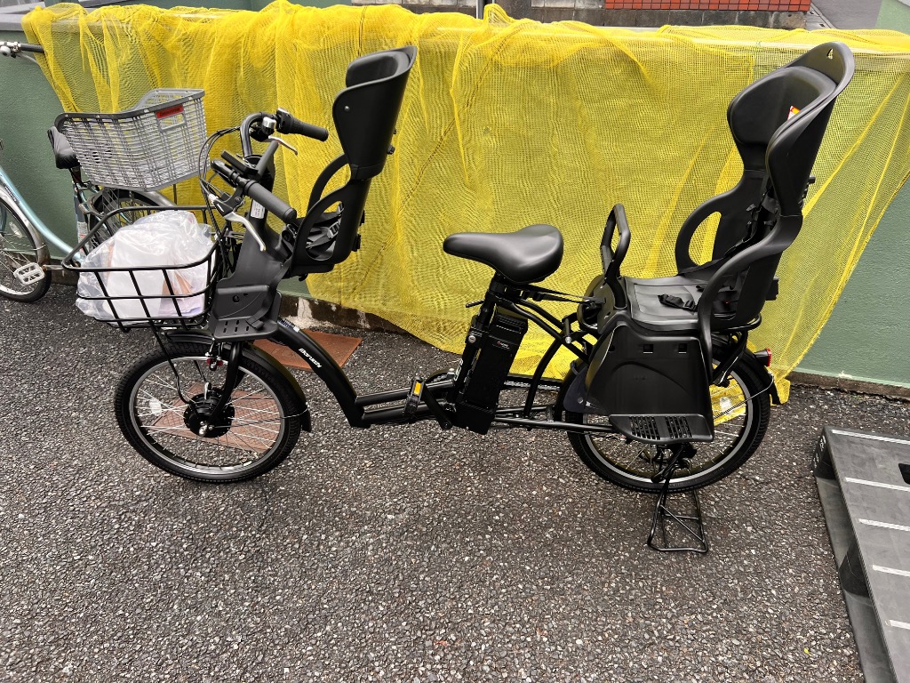 （引き渡し決定）チャイルドシート付き電動アシスト自転車　変速三段　丸石サイクル　美品 丸石サイクル 送料無料 ※一部地域 前後シートセット 3人乗り 8.7Ah