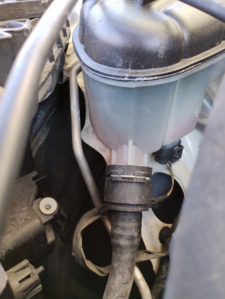 Mercedes-Benz（メルセデス・ベンツ） 純正品 クーラント 1L 赤色 1:1