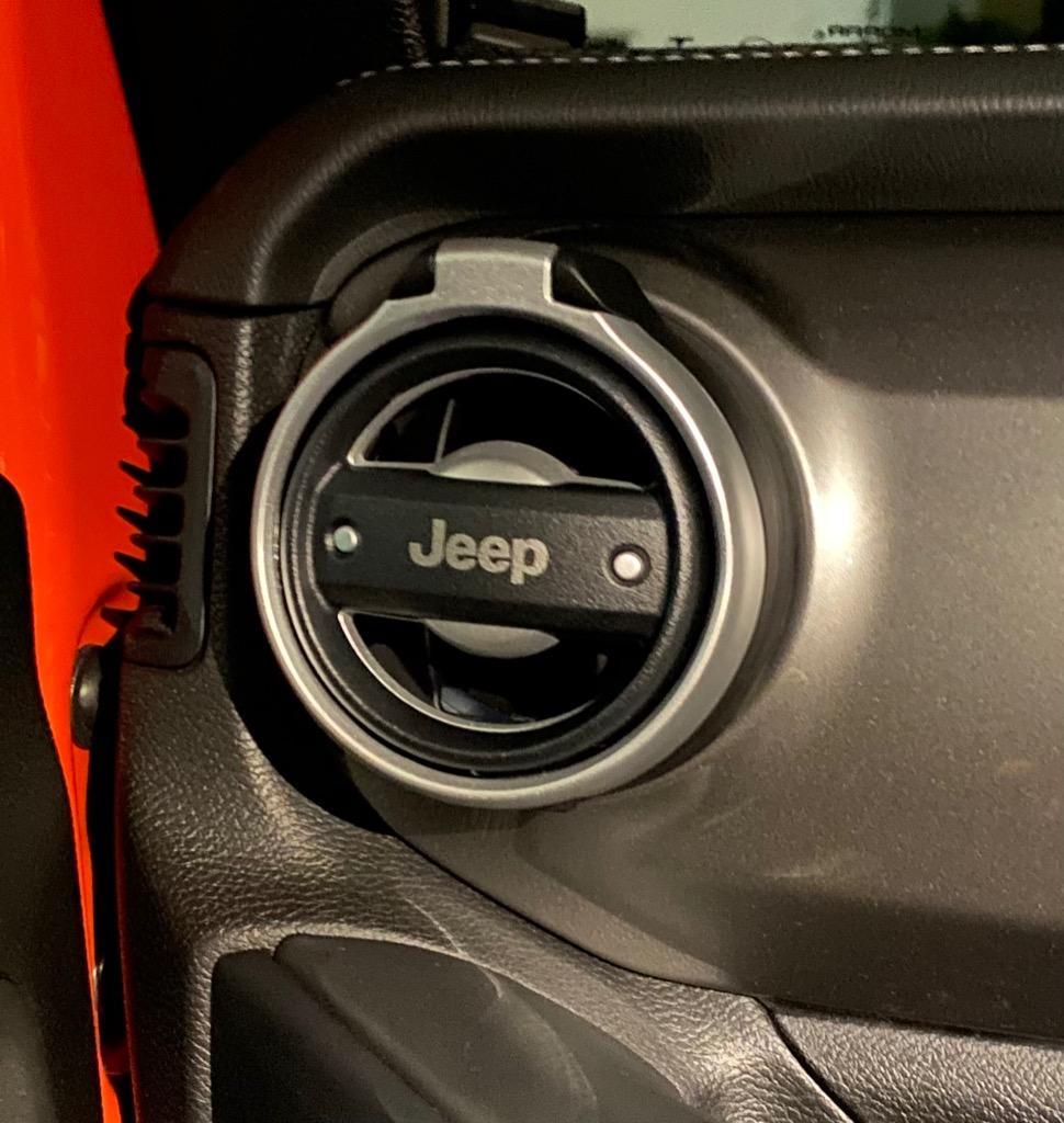 Jeep/ジープラングラー用純正ドリンクホルダー JLラングラー 2