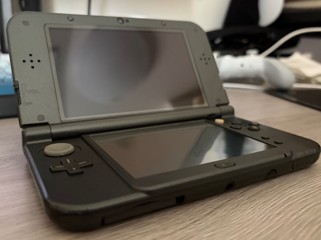 任天堂 Newニンテンドー3DS LL メタリックブラック ニンテンドー3DS
