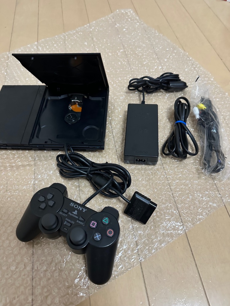 PS2 本体 薄型 【すぐ遊べるセット】☆純正コントローラ☆ブラック/ホワイト/シルバー (SCPH-70000-77000) ◎ソフトプレゼント対象品◎  : ps27000-0-77000-00003 : ゲームリサイクルDAICHU - 通販 - Yahoo!ショッピング