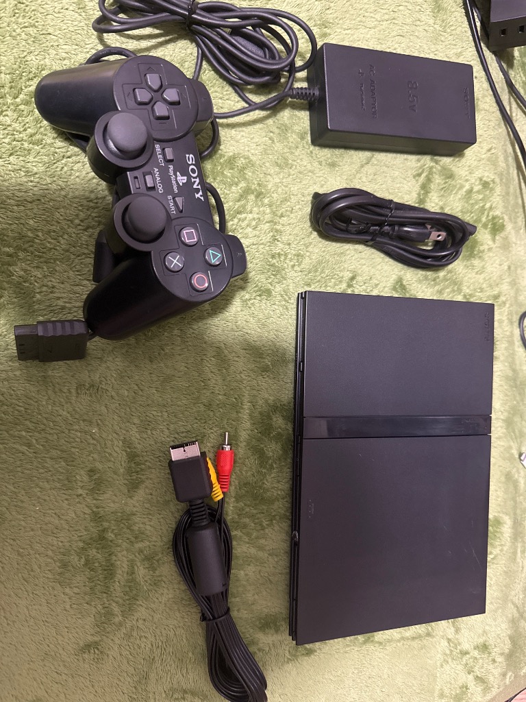 PS2 本体 薄型 【すぐ遊べるセット】★純正コントローラ★ブラック/ホワイト/シルバー (SCPH-70000-77000)  ◎ソフトプレゼント対象品◎