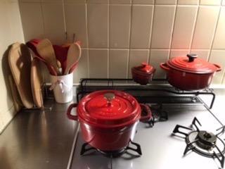 Staub ストウブ 鍋 ピコ ココット ラウンド 20cm チェリー Staub ストウブ 鍋 ピコ ココット ラウンド 20cm チェリー