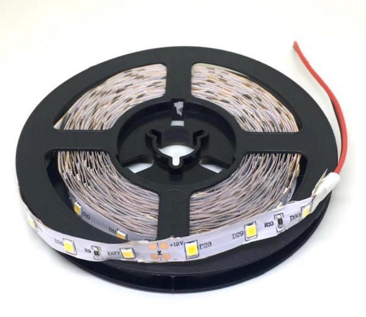 LEDテープライト 単密度 2835 電球色 12 V 5 m (25 W，非防水，メス・コネクタつき)  :LED2835wwTapeWhole:デイシン Dasyn Yahoo!店 - 通販 - Yahoo!ショッピング