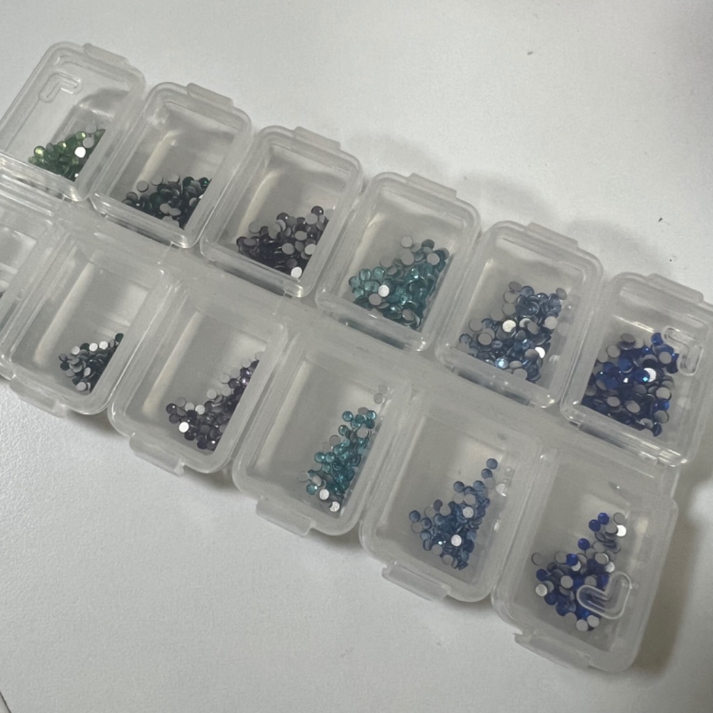 小物ケース水玉ドットピンクグレー絆創膏入れ収納整理整頓ビーズライン