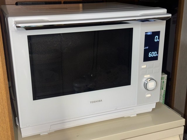東芝 石窯ドーム 過熱水蒸気オーブンレンジ ER-D3000A Wグランホワイト Amazon | ER-D100A-W(グランホワイト) 石窯ドーム 過熱水蒸気