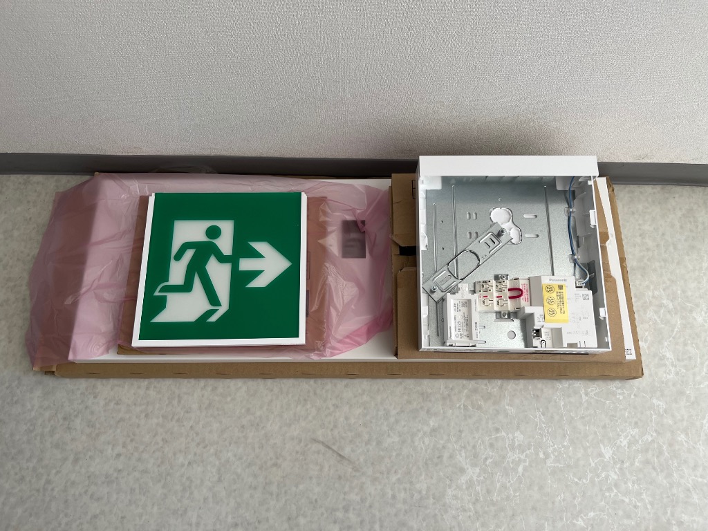 Panasonic（パナソニック） FK21747C (FK21747 後継品) 壁直付型 誘導