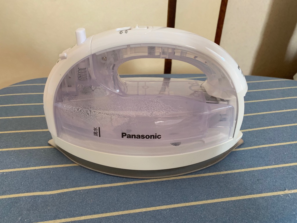 Panasonic パナソニック コードレス スチームアイロン カルル