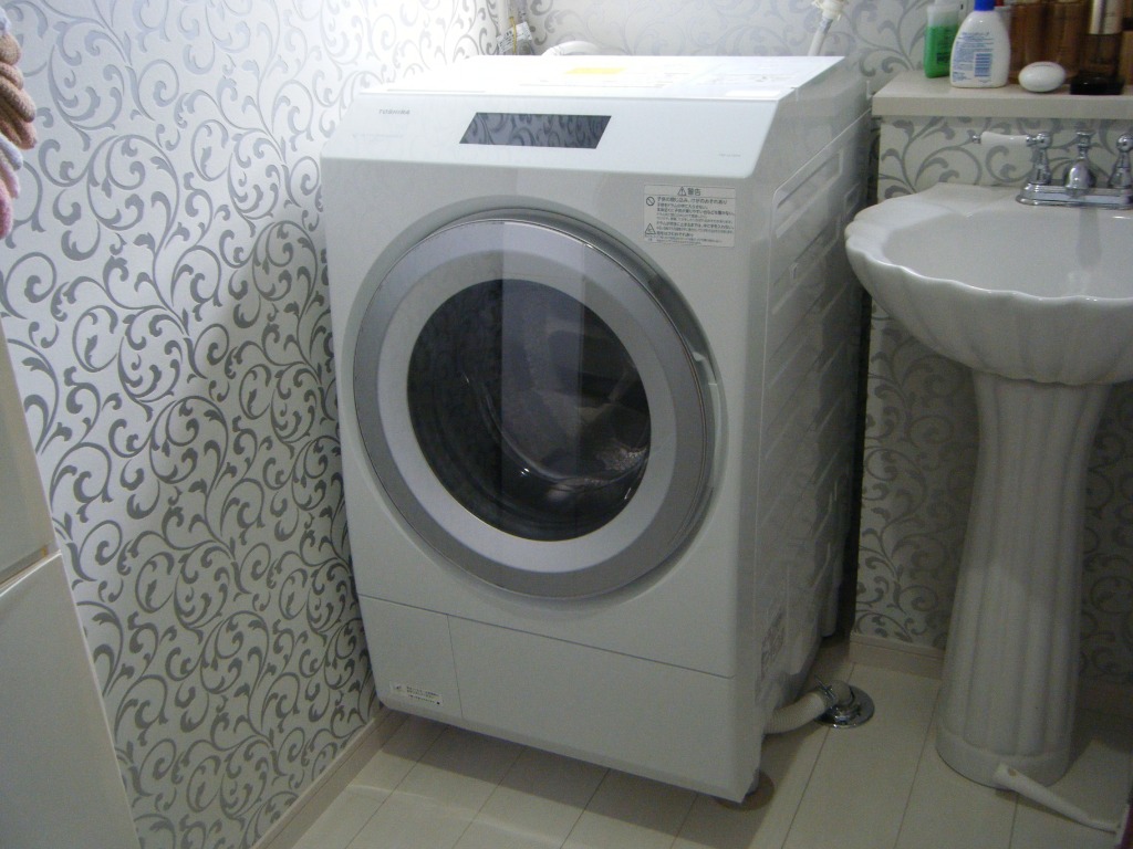 TOSHIBA 電気式乾燥機 411126016_002.jpg