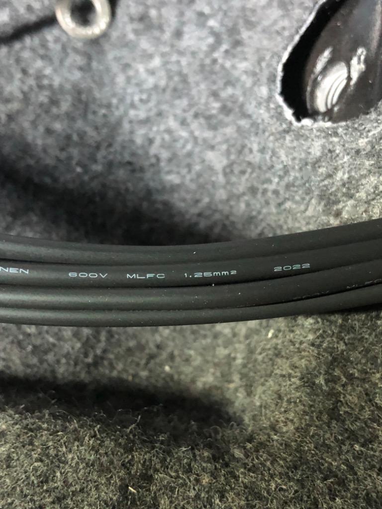 日立 MLFC 250sq 600V 1m 楽天市場】1mより切断OK ☆新品☆プロテリアル（日立） 600V