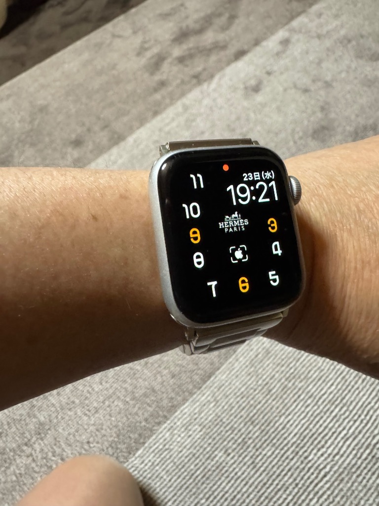 控えめな光沢感でApple Watch本体とベストマッチング♪❤専用