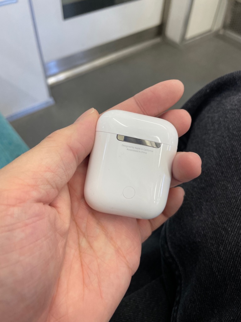 Apple AirPods with Charging Case MV7N2J/A 正規品