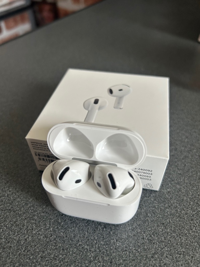 Apple Store購入‼️新品未開封‼️air pods4 エアーポッズ Apple 【新品未開封】 Apple AirPods 4 MXP93J/A [ノイズキャンセ