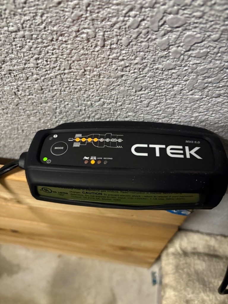 CTEK（シーテック） 最新 バッテリーチャージャー MXS 5.0 4.3A 充電器