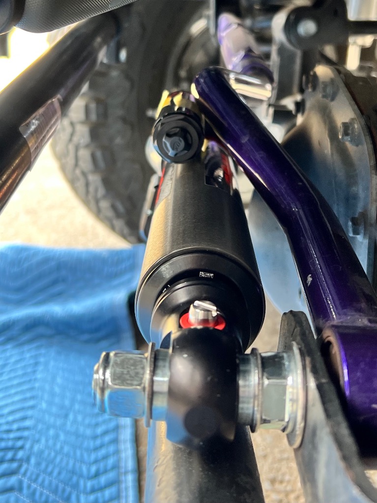 FOX 2.0 ATS Jeep ラングラーJKステアリングダンバー Jeep FOX 2.0 【ATS】 STABILIZER ラングラーJK 右ハンドル用