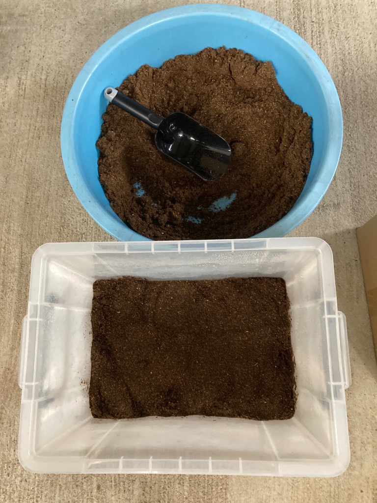 オオクワガタ専用超高カロリーマット　生オガ特殊発酵　１５種類の栄養添加剤配合 オオクワガタ専用☆超高カロリーマット☆生オガを特殊発酵！共生