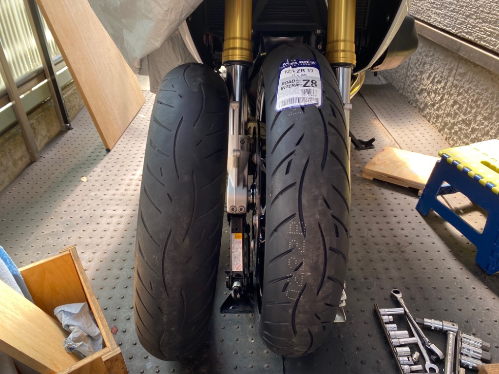 パーツ METZELER ROADTEC Z8 INTERACT 120/70 ZR17 Roadtec™ Z8 Interact tires | Metzeler