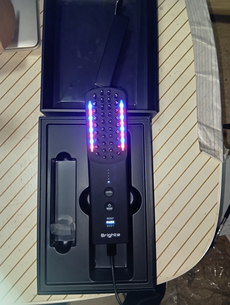Aiロボティクス 美顔器 EMS フェイスケア ブラシ型美顔器 Brighte