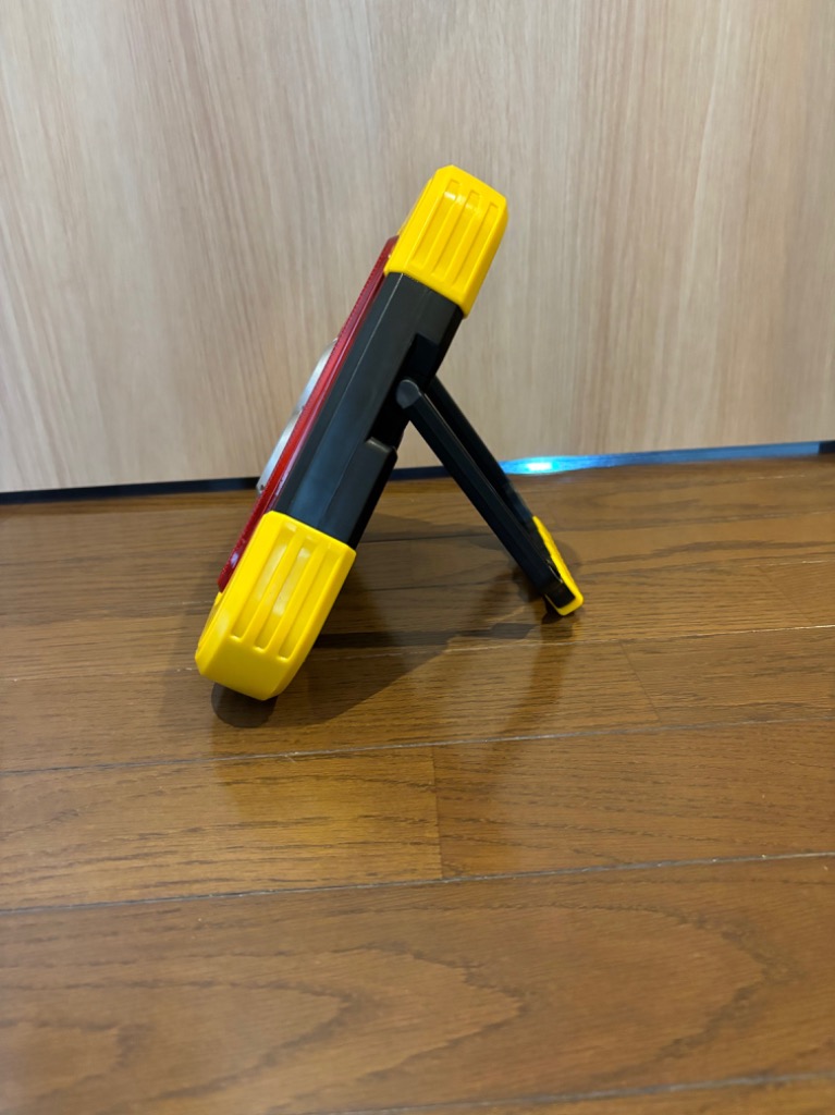 e-auto fun LED三角表示板 三角停止板 高速道路 緊急停止 事故 e-auto fun LED三角表示板 三角停止板 高速道路 緊急停止 事故
