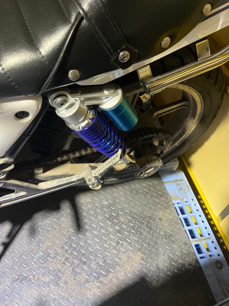 ゼファー400  リアサスペンション Z400FX Z1 Z2 バリオス ZRX400 ゼファー400 ゼファー400χ 汎用