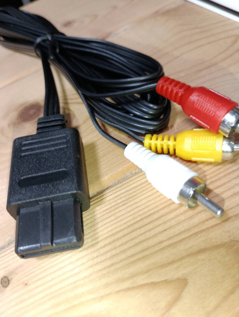 ニューファミコン本体　動作OK  ケーブルカバー　一部破損 電源が入らなくなった「NEWファミコン」修理 - YouTube
