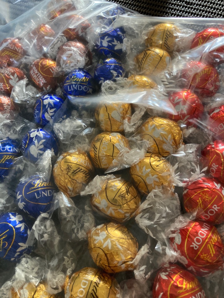 工芸品 Lindt Ei kleinanzeigen.de LINDOR LINDOL リンツ リンドール ゴールド 48粒 600g LINDT