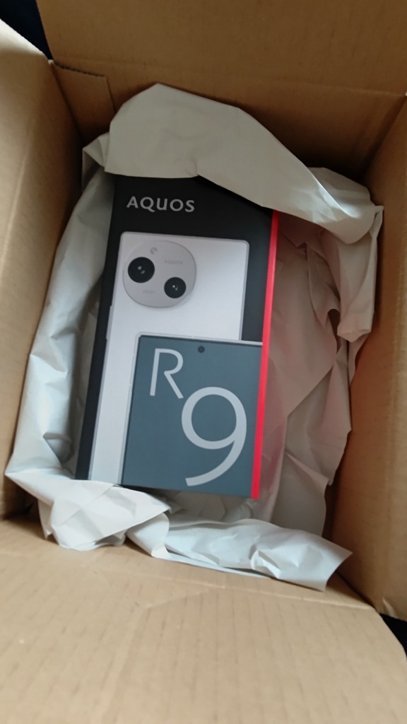 シャープ(SHARP) AQUOS R9 SH-M28 WH ホワイト 6.5型 12GB/256GB