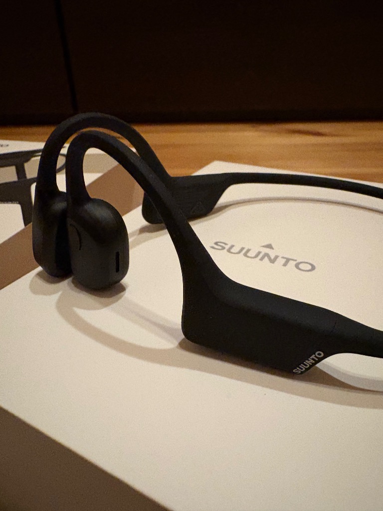 SUUNTO スント SONIC ブラック 骨伝導イヤホン IP55防水 SS050946000