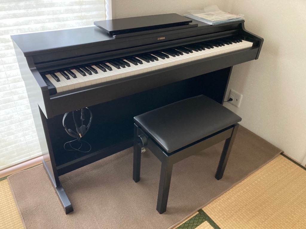 YAMAHA 電子ピアノ ダークウッド 電子ピアノ(ニューダークローズウッド調仕上げ)【高低自在椅子