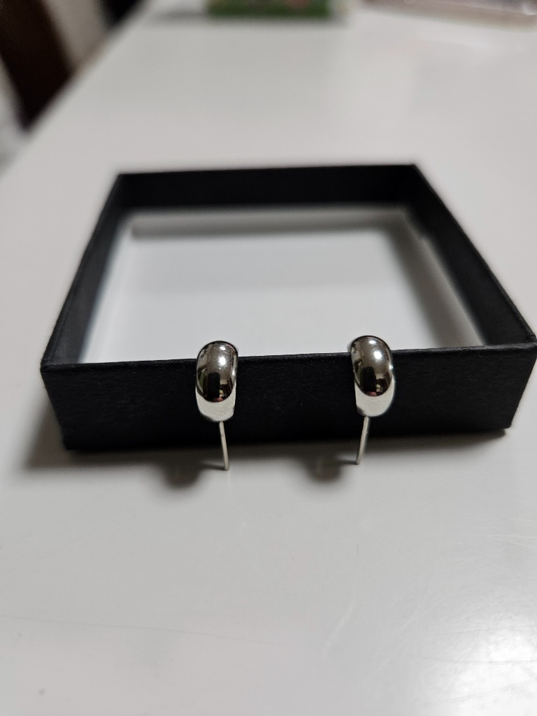 ピアス フープ プラチナ pt900 5×10 地金ピアス ムーンピアス 月