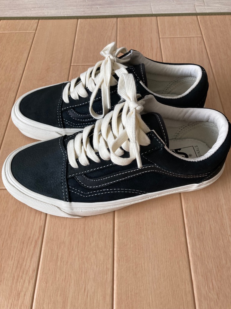 VANS VAULT レディーススニーカー ブラック VANS VAULT authentic lx ブラック オーセンティック 黒 - メルカリ