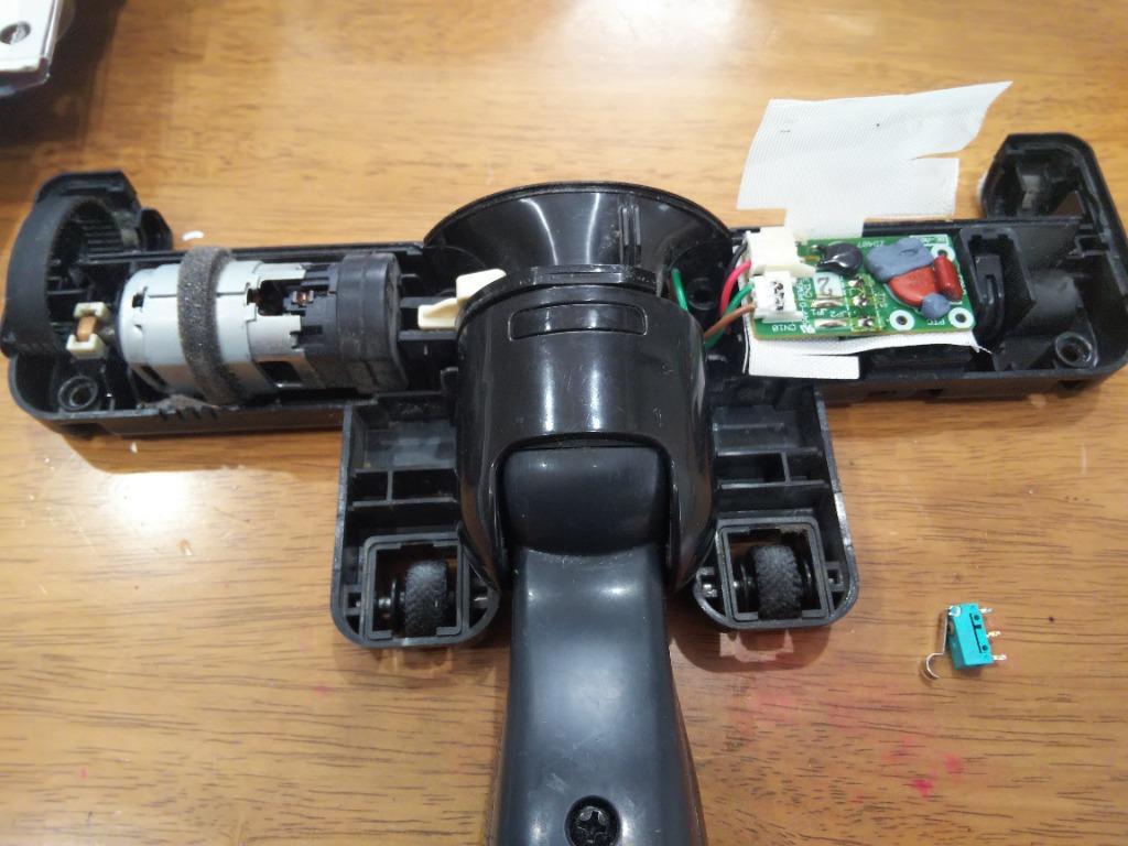 東芝掃除機 修理 ヘッドクリーナー 回転ブラシ はんだ＋吸い取り