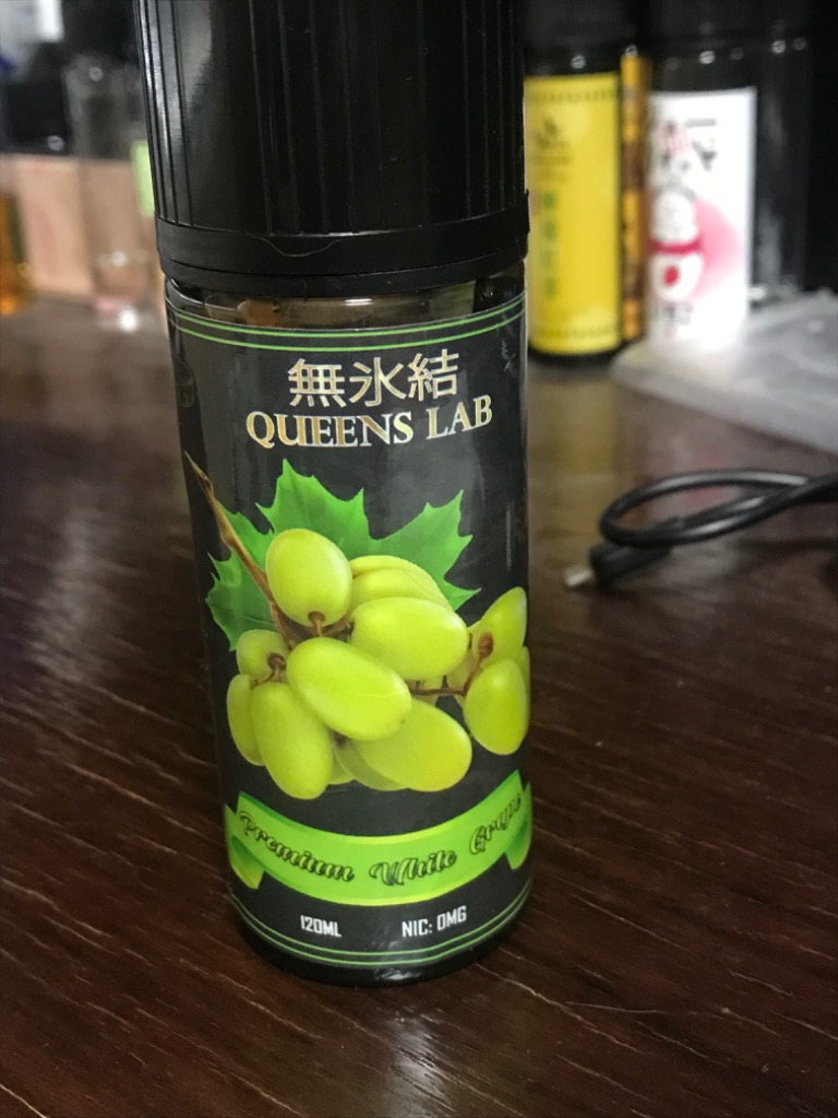 無氷結QUEENS LAB 【プレミアム ホワイトグレープ 120ml