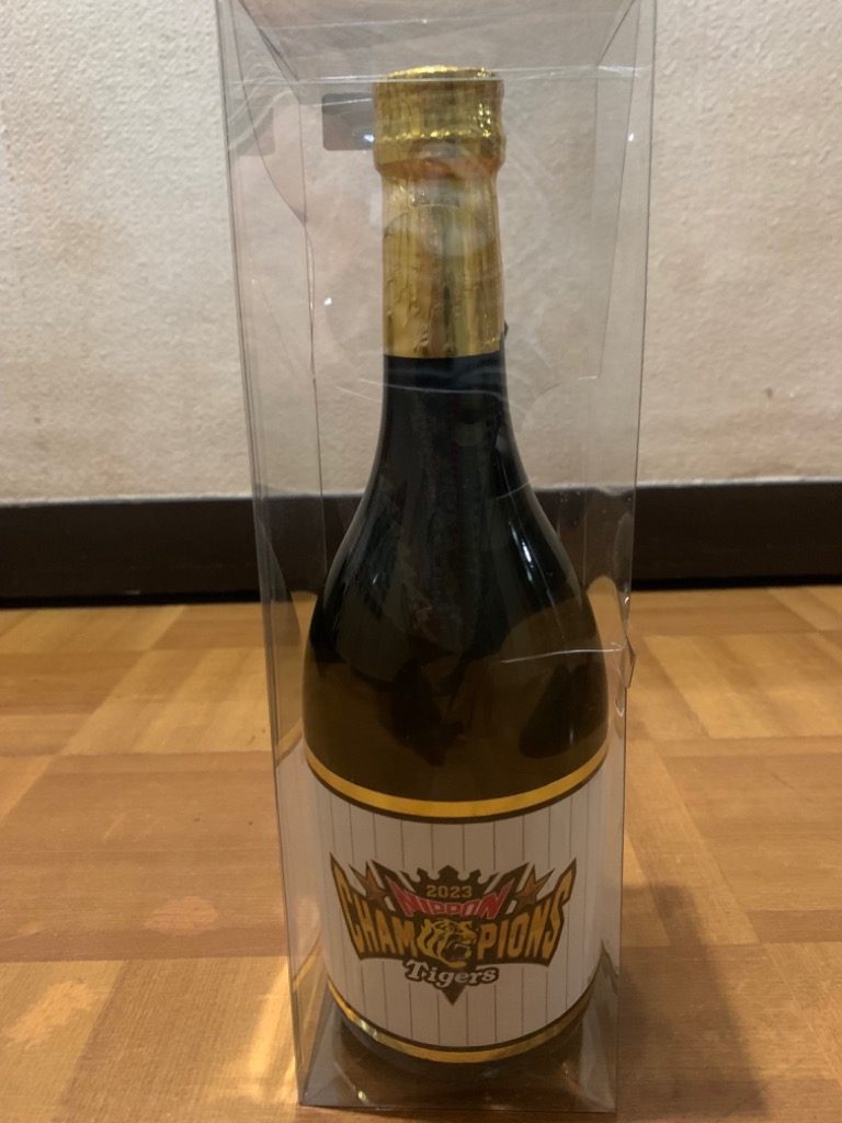 阪神タイガース 日本一 清酒 白鷹 720mlボトル 純米大吟醸 日本