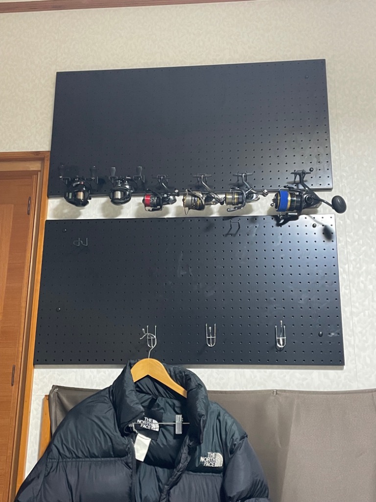 サンカ スチールパンチングボード 450×900mm 有孔ボード BK ブラック