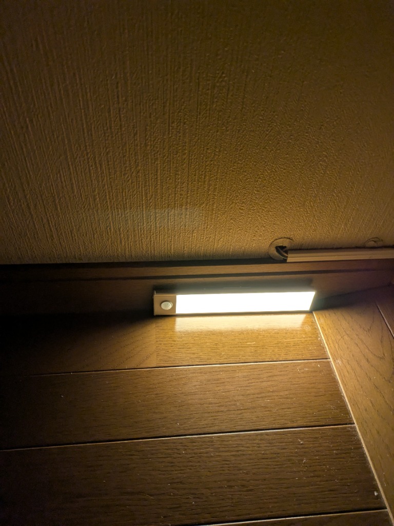 LEDセンサーライト 足元灯 人感 フットライト 玄関灯 調色調光