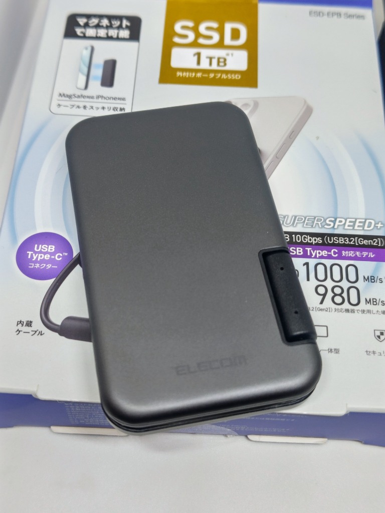 ELECOM エレコム 外付け SSD iPhone向け ケーブル一体型 収納式