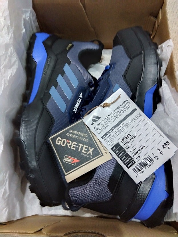 adidas ゴアテックス ハイキングシューズ スニーカー アディダス