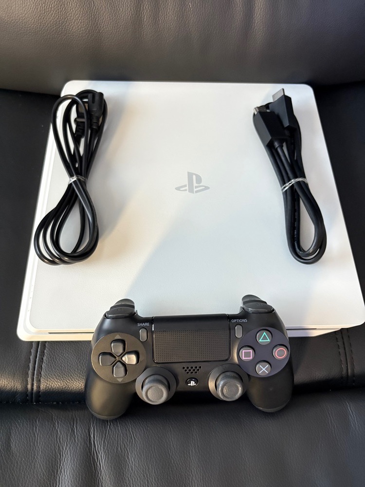 SONY PS4 グレイシャー・ホワイト 500GB (CUH-2100AB02) 本体