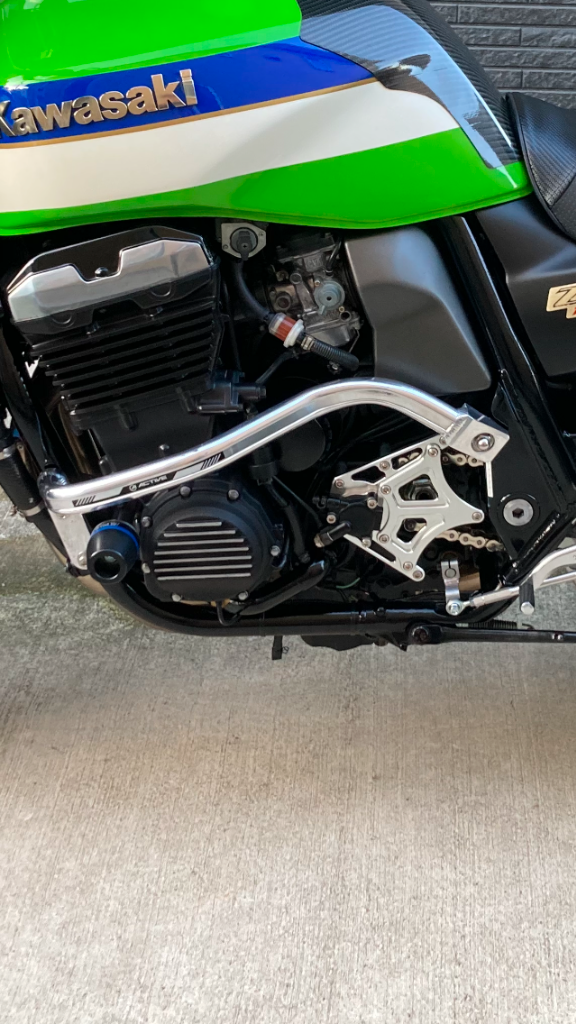 アクティブ サブフレーム バフ ZRX1200R '01 〜 '08 1117034P